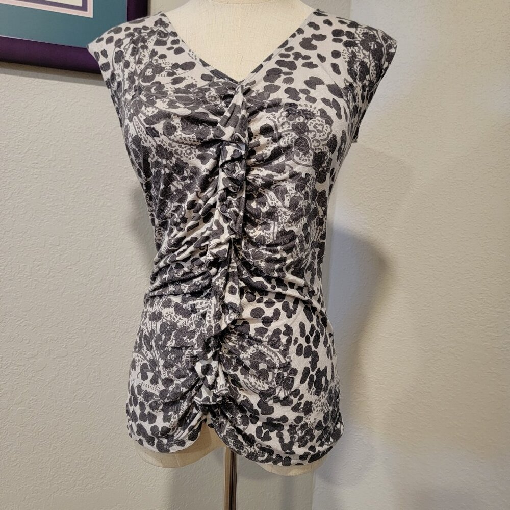 Banana Repulic Short Sleeve Blouse. SZ - XS. Excellent Condition!